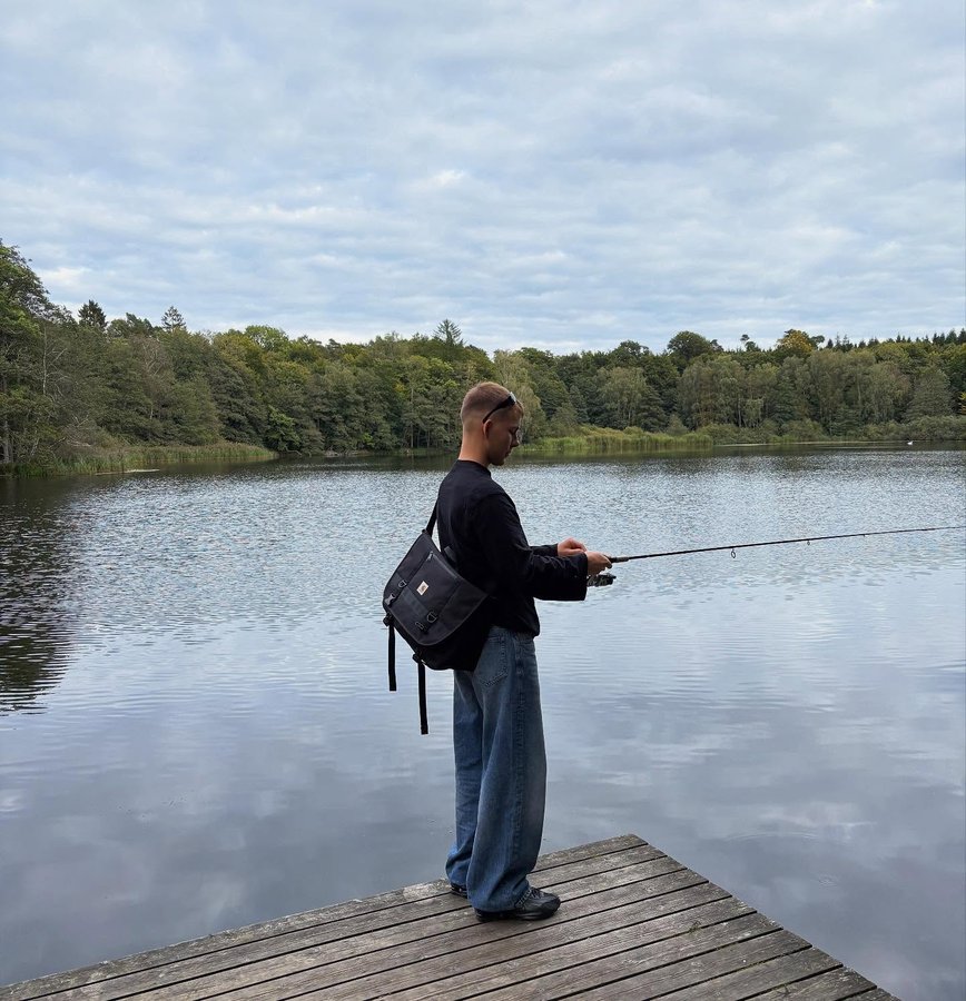 Instagram post by @fredriktrudslev for Zalando. Caption reads: Reklame @zalando. Futter rundt og fisker i mit....