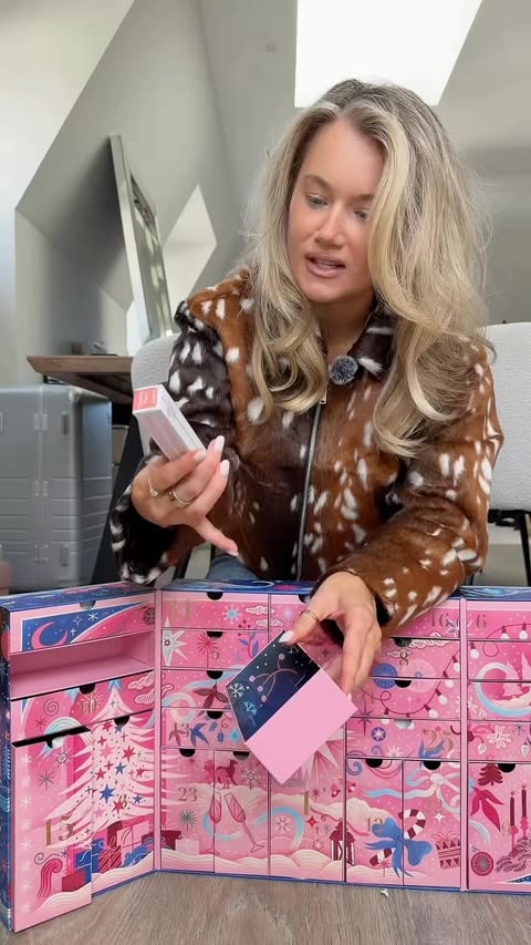 Instagram post by @sophie_murraayy for Space NK. Caption reads: ad @spacenk advent calander is HERE 🎀💘🫧.