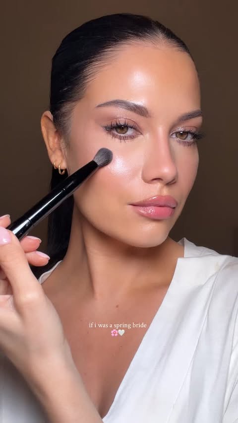 Instagram post by @jacintaspencer for Hourglass Cosmetics. Caption reads: AD Spring bridal makeup 🌸🤍
•
@armanibeauty Eye....