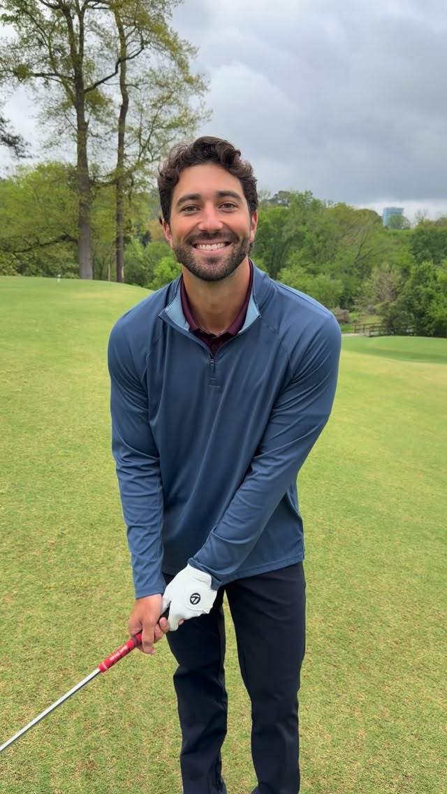Instagram post by @joeygraziadei for Kohl's. Caption reads: [...] out my bio to shop my FLX outfit from @kohls....