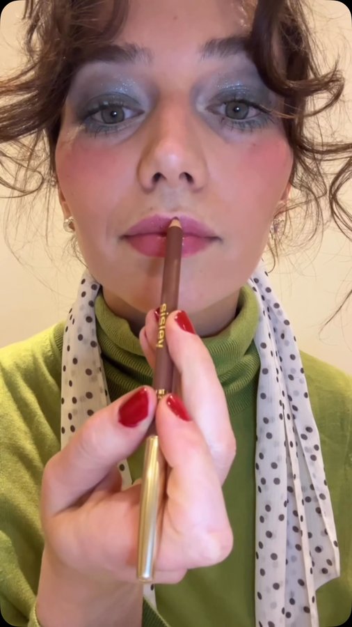 Instagram post by @isabellafrandsen for Bangerhead. Caption reads: In paid collaboration with @bangerhead. 3 looks -....