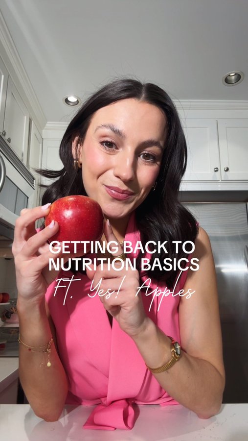 Instagram post by @dietitiancass for Yes Apples. Caption reads: #ad Let’s get back to nutrition basics with....