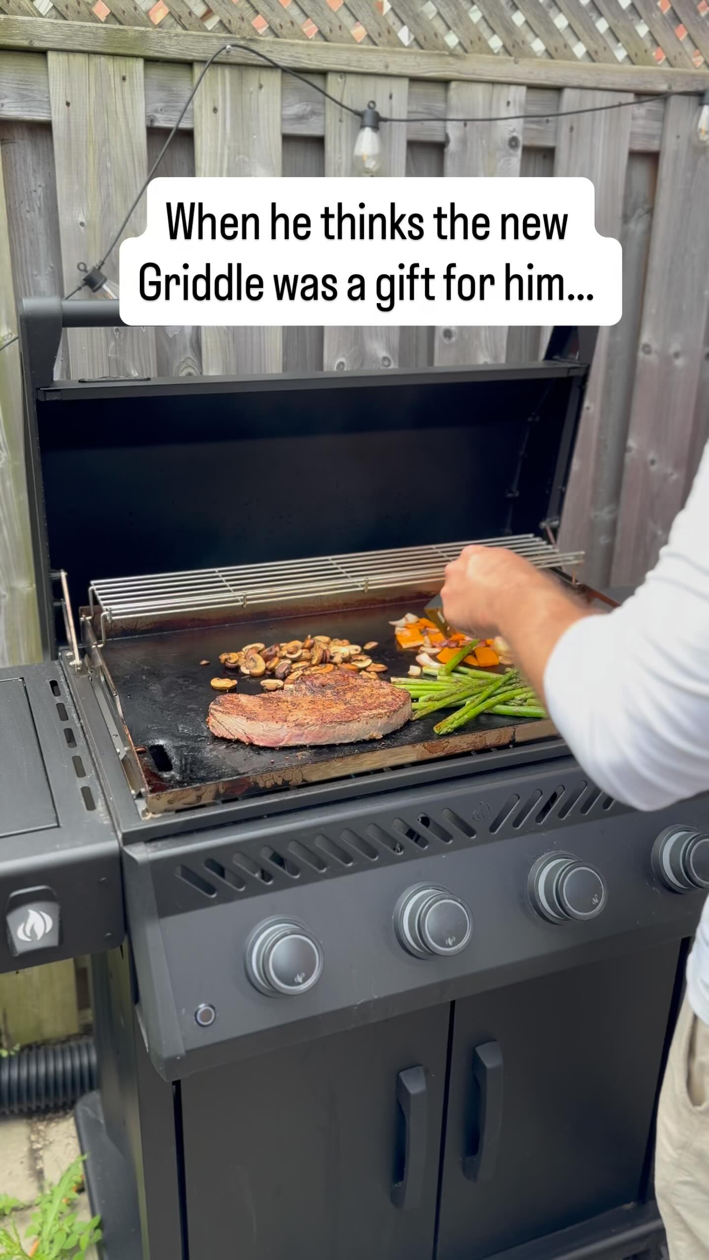 Instagram post by @nellecreations for Napoleon. Caption reads: Little did he know…

That the gift was for me 😂....