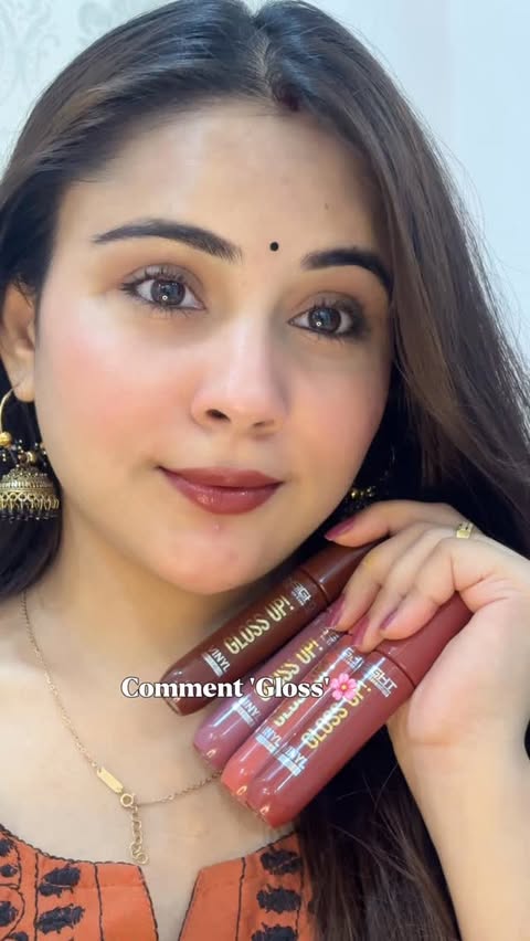 Instagram post by @vanshikaa.jain__ for Insight Cosmetics. Caption reads: [...] vinyl lipstick, insight gloss up, insight....