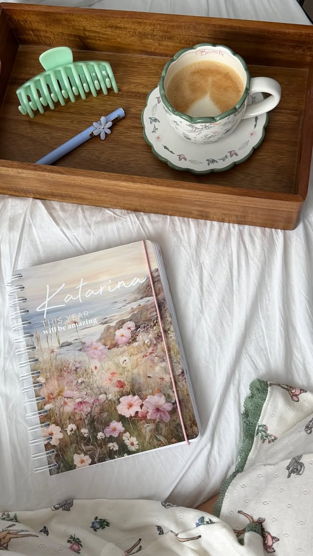 Instagram post by @zlatanovics_ for Personal Planner. Caption reads: [...] fit my life right now. Thank you....