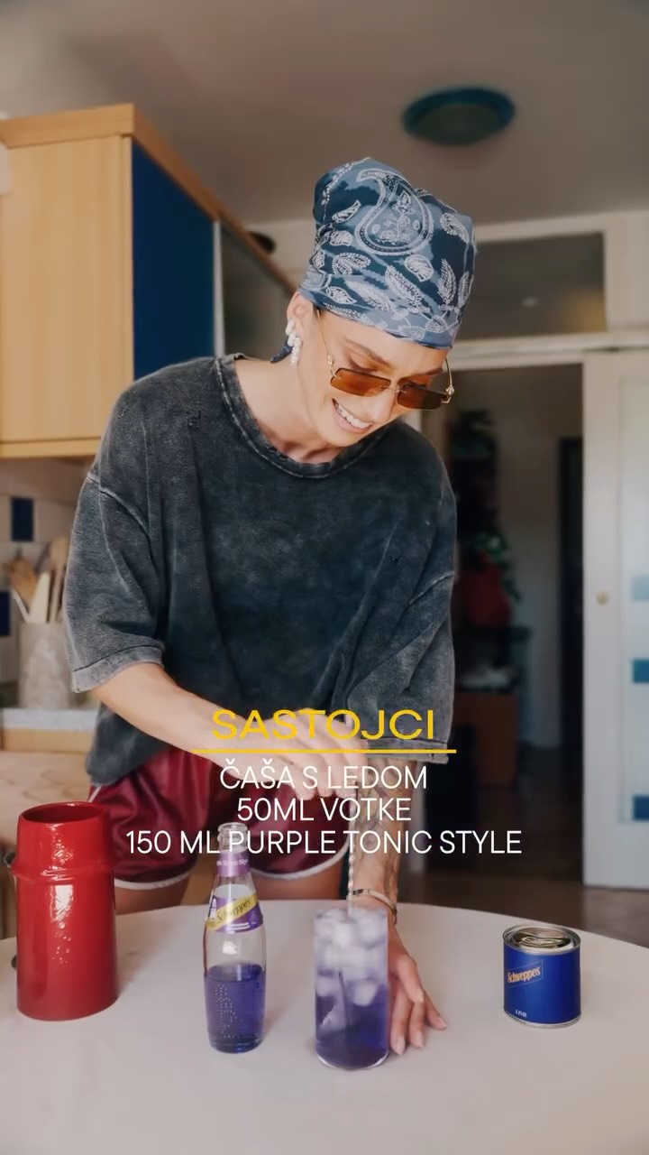 Instagram post by @paulasik for Schweppes. Caption reads: Recept za dobro ljeto: sunce, more, dobro društvo....