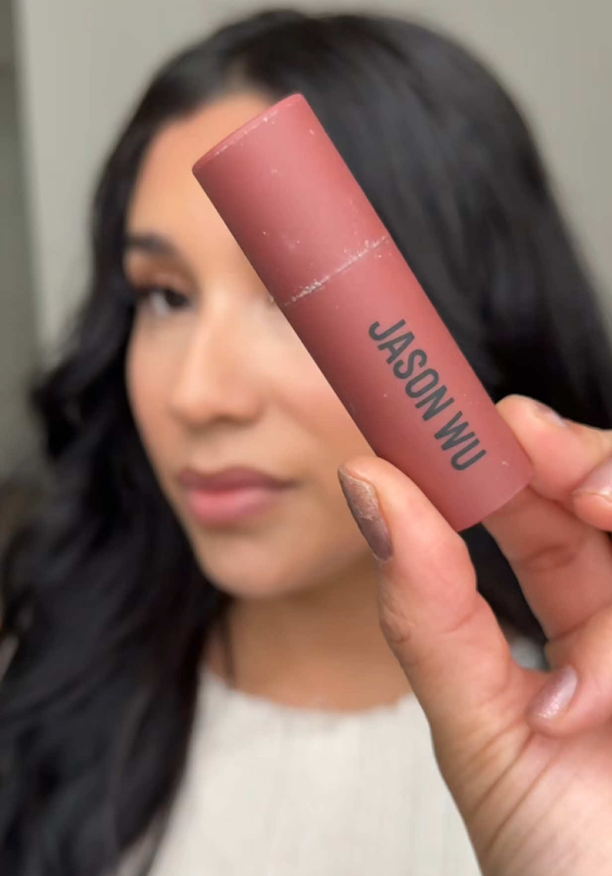 TikTok post by @eloisaadianaa for JASON WU BEAUTY. Caption reads: [...] hint of brown just hit every time 💋@Jason....