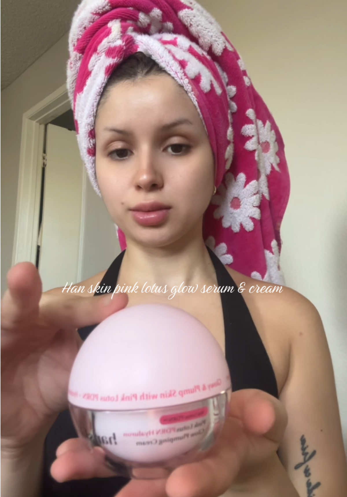 TikTok post by @nexaaai for Hanskin Skincare. Caption reads: @Hanskin #pndr #pinklotus #fypシ゚viral....