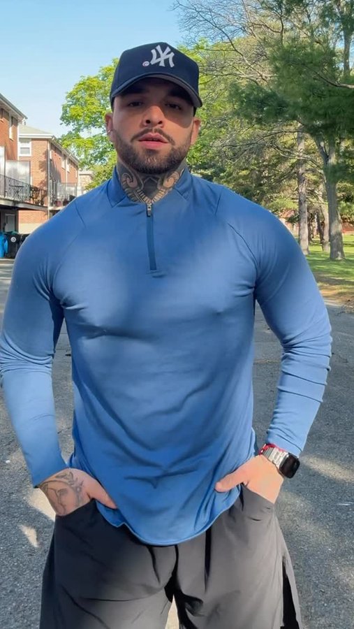 Instagram post by @thiago.morare for Incerunmen. Caption reads: [...] attitude, comfort, and originality.....