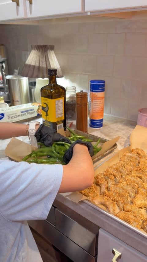 Instagram post by @happy_baes for Blue Apron. Caption reads: #blueapronpartner Reason #385747 why I love [...].