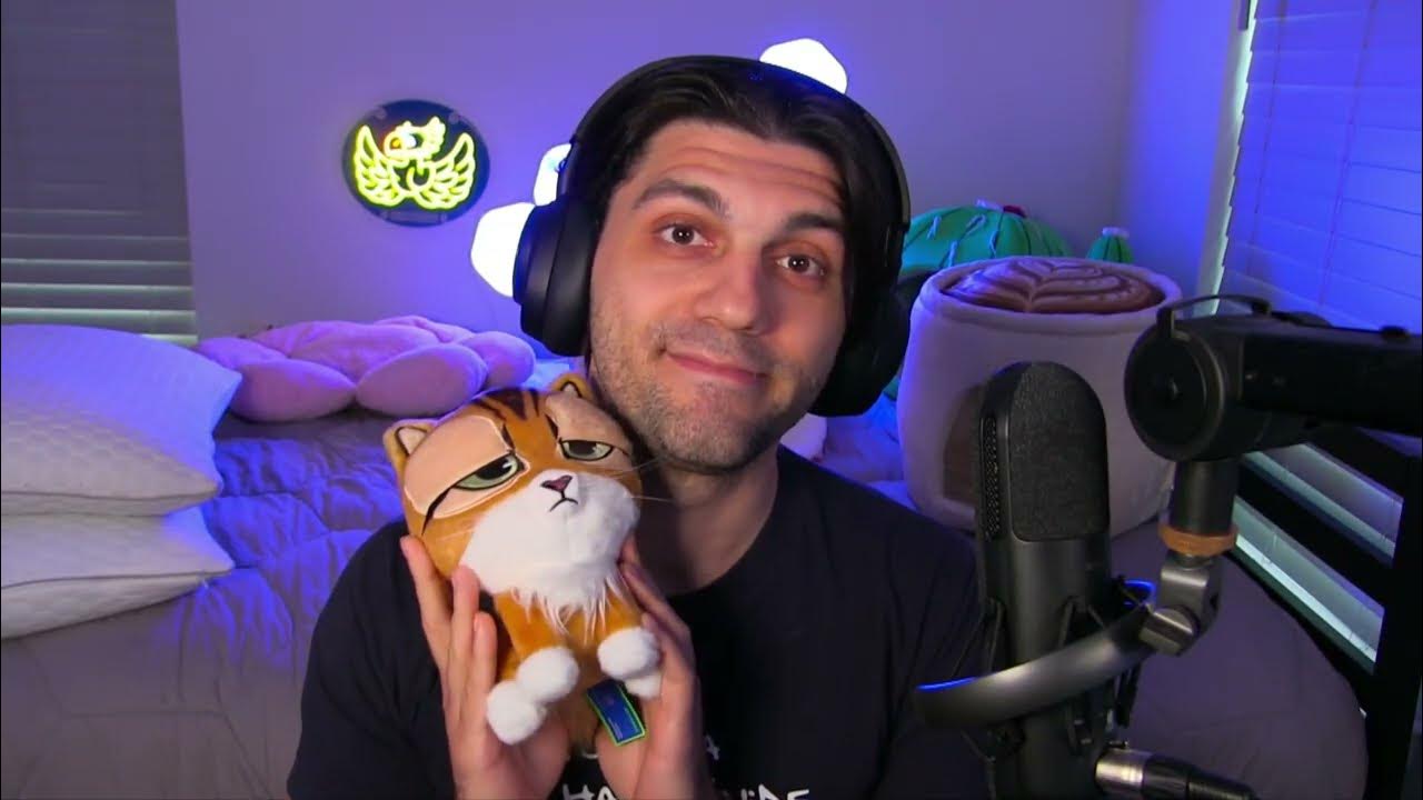 YouTube post by @Mrhappy1227 for Makeship. Caption reads: [...] out the Aloha Plush here!....