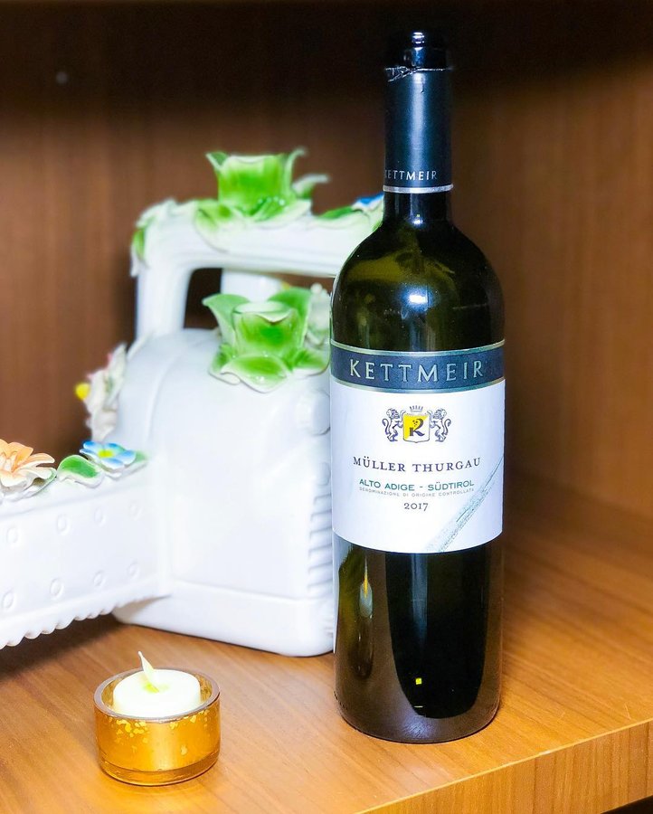 Instagram post by @chicagofoodcoop for Foodie Tribe. Caption reads: There is a saying “Wine improves with age, and I....