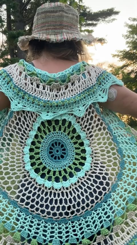 Instagram post by @bohemian_stitches for Hobbii. Caption reads: All the yarn for this project is from Hobbii - I....
