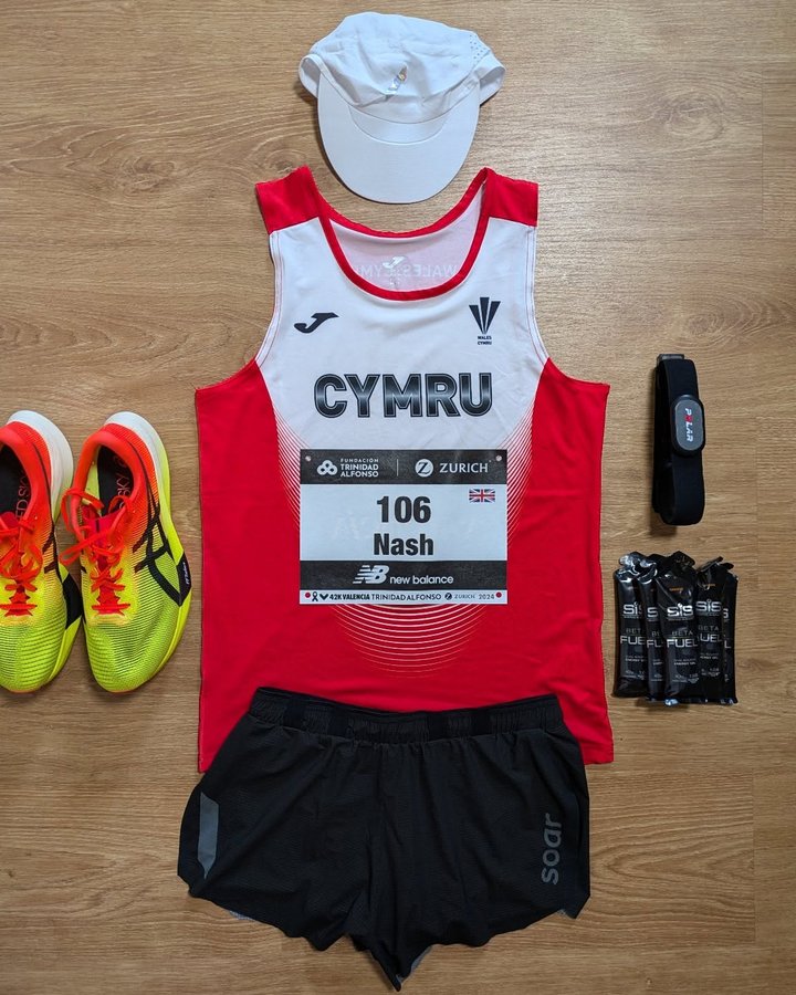 Instagram post by @dan_nash94 for SOAR Running. Caption reads: I'm very excited to be racing the Valencia....