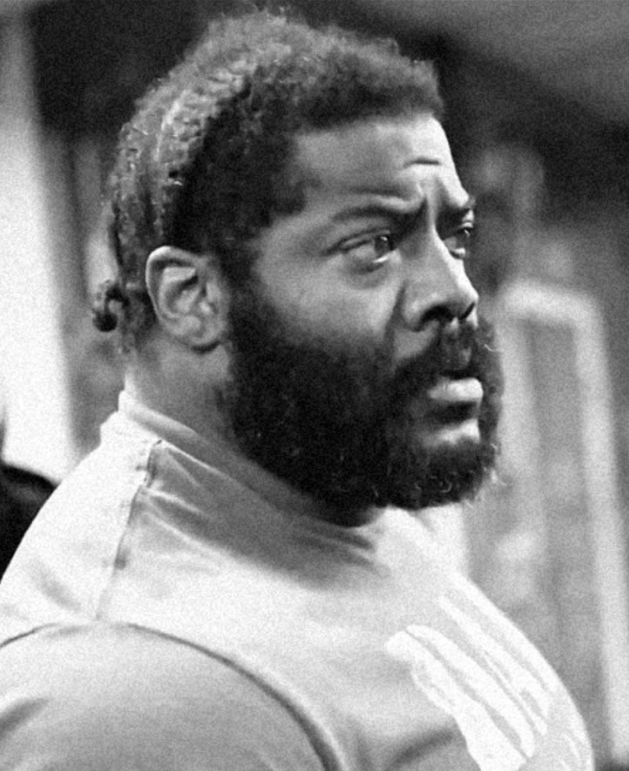 TikTok post by @dailybarbell for Neuro. Caption reads: @Cash Nasty caught with @Neuro Gum at Diamond Gym....