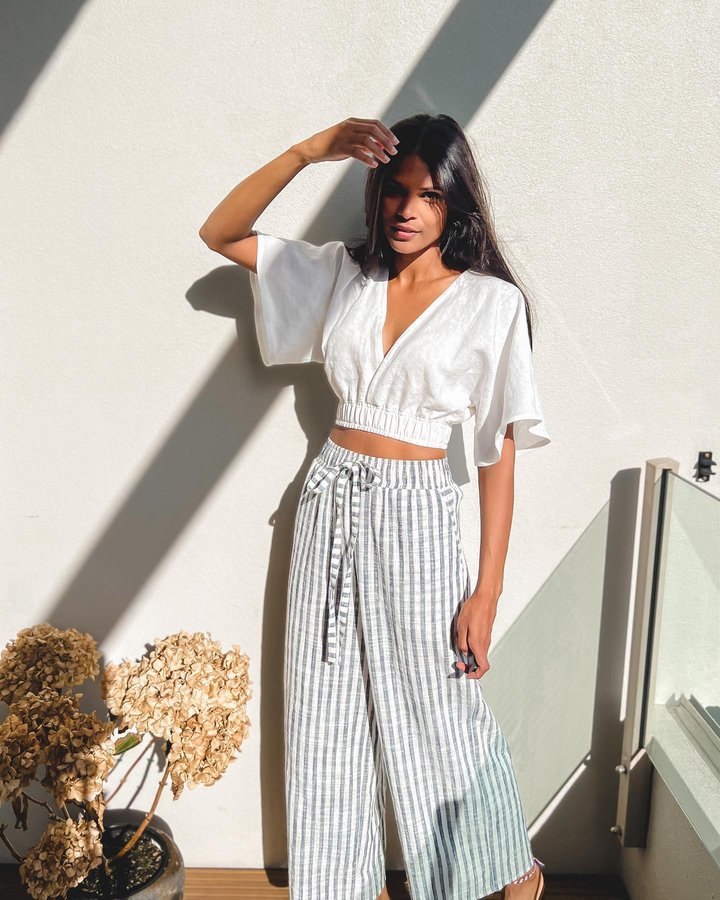 Instagram post by @deemade__ for Friday Pattern Company. Caption reads: [...] 🙊🙋🏽‍♀️ The #saguaroset is....