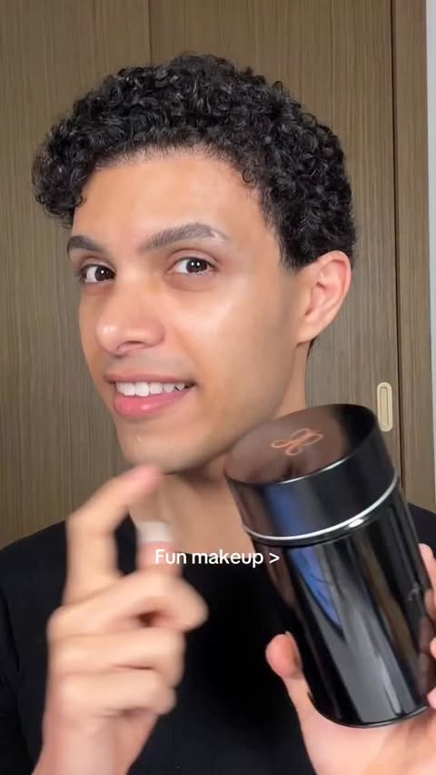 Instagram post by @mushumajed for Anastasia Beverly Hills. Caption reads: [...] doing eyeshadow so much more fun....