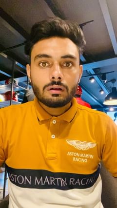 Instagram post by @flop_youtuber for Cambly. Caption reads: [...] for one month. Code - flop29 URL - #cambly....