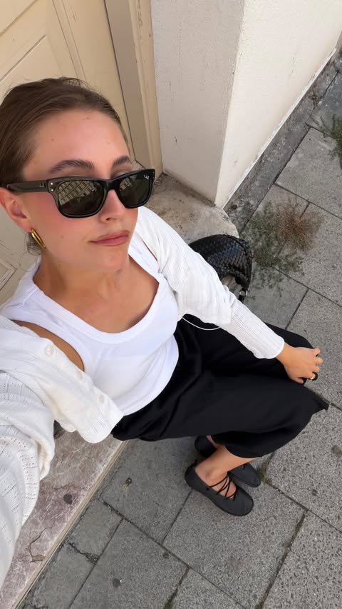 Instagram post by @linasoophiee for Zalando. Caption reads: [...] 🩰 anzeige right nina von @camper @zalando....
