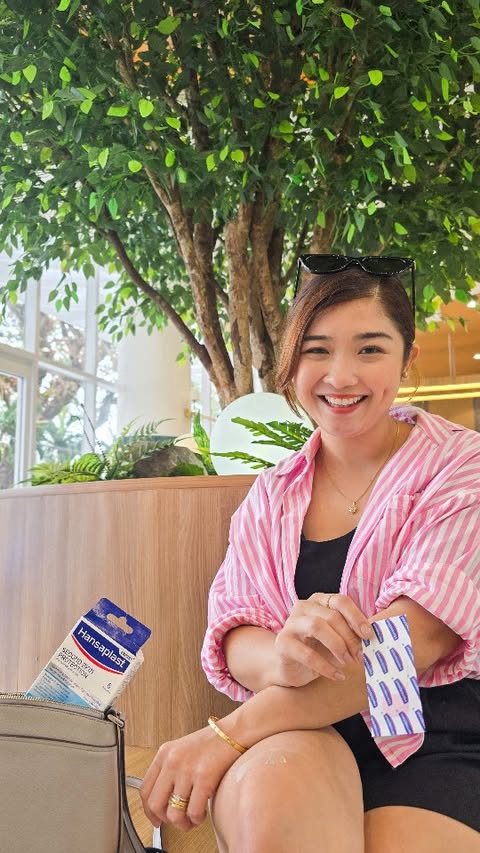 Instagram post by @aangelabautistaa for Hansaplast. Caption reads: [...] plaster. I upgraded my wound care with....