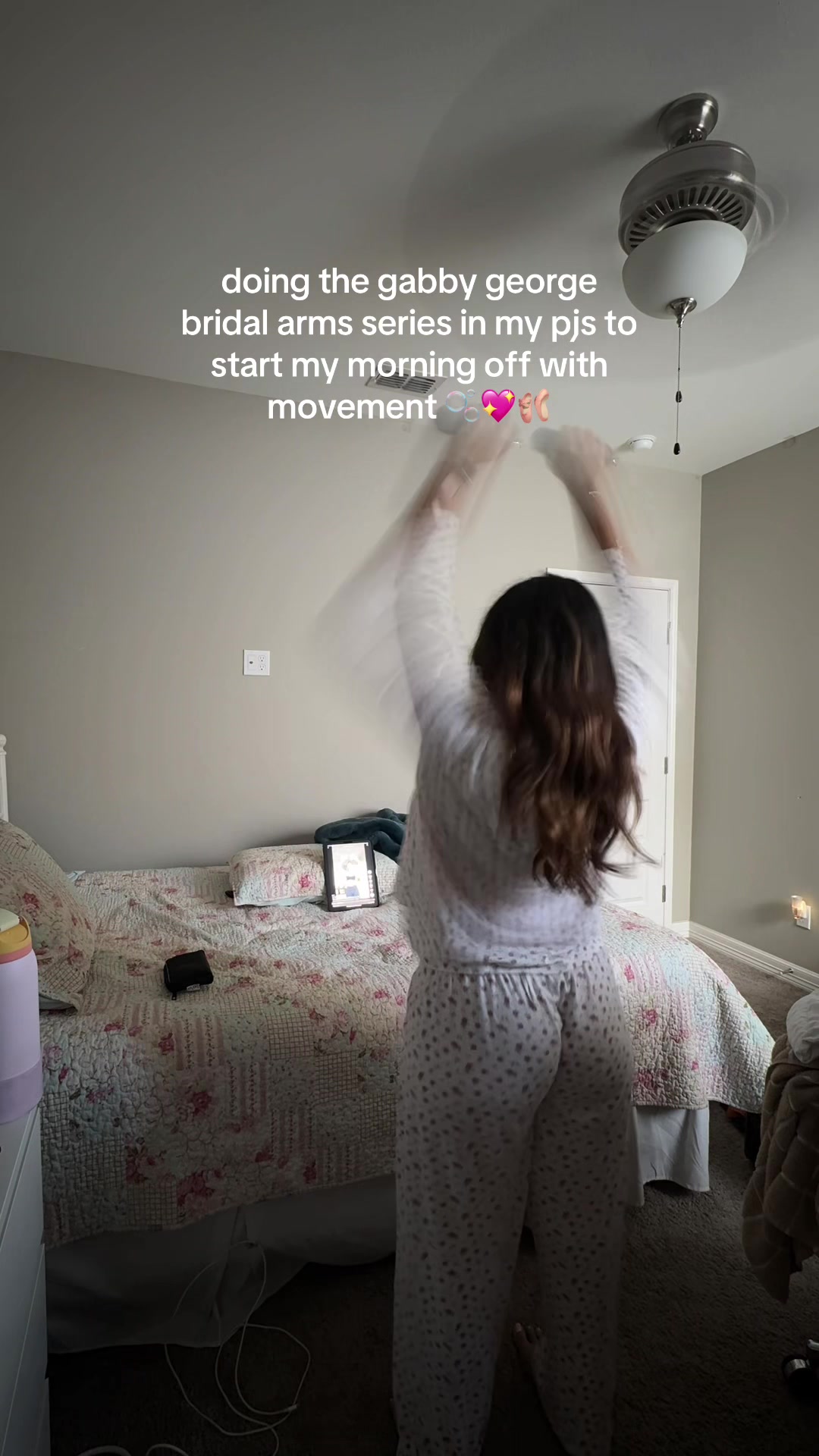 TikTok post by @amarilisamia for Bala. Caption reads: [...] #gabbygeorge #armworkout #athomeworkout....