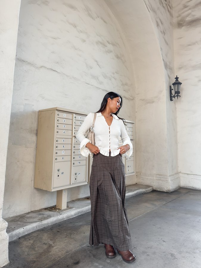 Instagram post by @swagnes_ for HOBO. Caption reads: Ready for fall/winter with my....