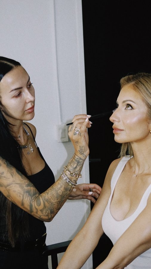 Instagram post by @makeupbynikkilarose for BK Beauty. Caption reads: PART 3: the secret to weightless powder setting?....