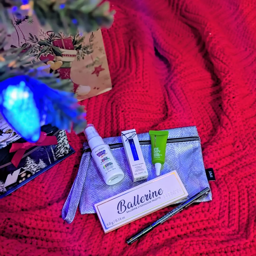Instagram post by @fergiefindz for Boxycharm. Caption reads: #giftedbyboxycharm 
#giftedbyipsy #ad 
🪩 IPSY &....