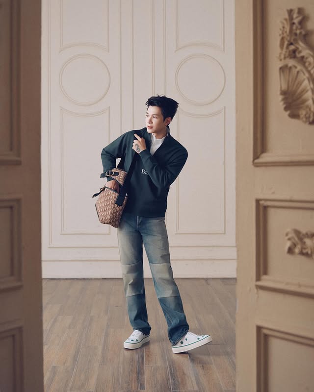 Instagram post by @atus310 for Dior. Caption reads: A March moment, in Dior #AnhtuAtus #Dior....