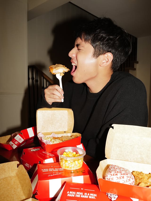 Instagram post by @emiliobdaez for KFC Philippines. Caption reads: [...] for only P295! @kfcphilippines.