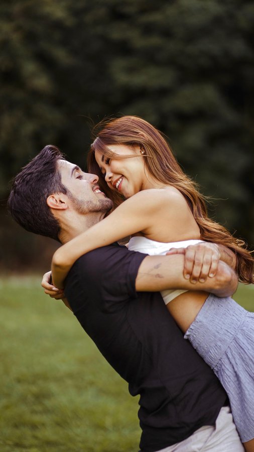 Instagram post by @ellenayoungxy for Woosa Sleep. Caption reads: pov: you finally got the bed of your dreams....