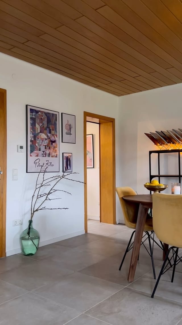 Instagram post by @liamandrene.interior for FITUEYES. Caption reads: If this is your vibe, then you’re in the right....