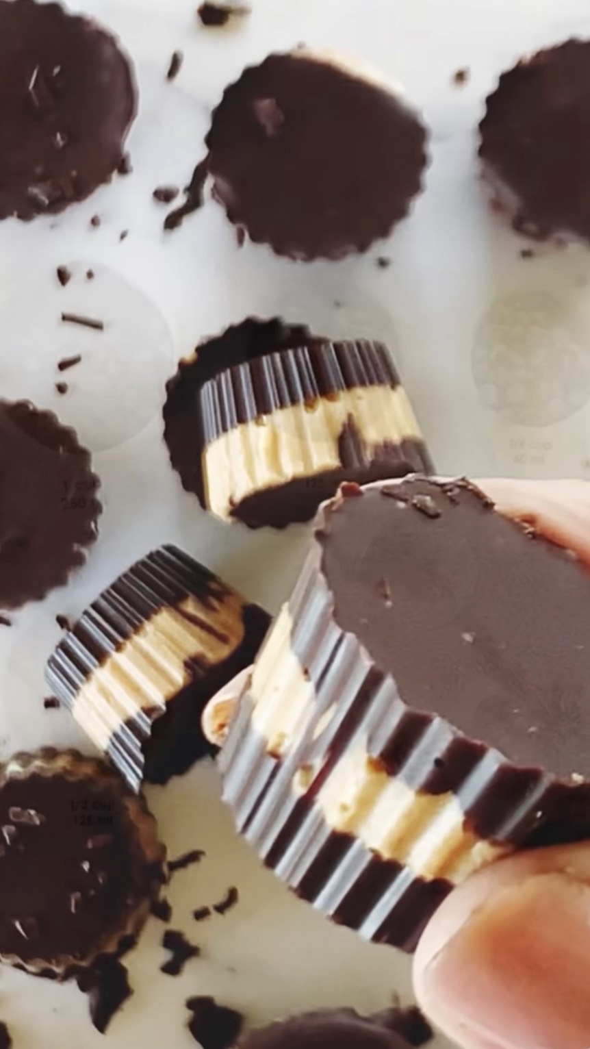 Instagram post by @heidibrodstory for Hu Kitchen. Caption reads: 🍫✨ Clean Treat Crush 💫
These dark chocolate nut....