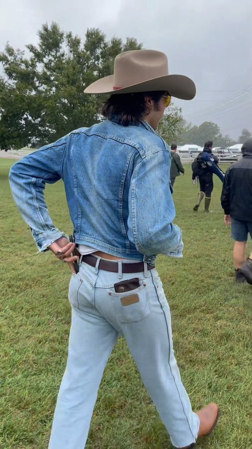 Instagram post by @mxxthomas for Stetson. Caption reads: Scootin’ around with Stetson this weekend....