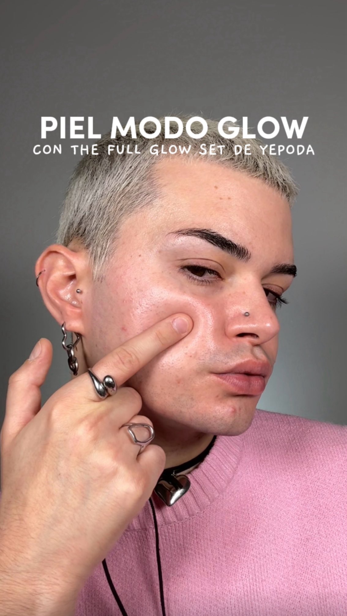 Instagram post by @arnau.beauty for Yepoda. Caption reads: [...] con The Full Glow Set de @yepoda.es 💓....