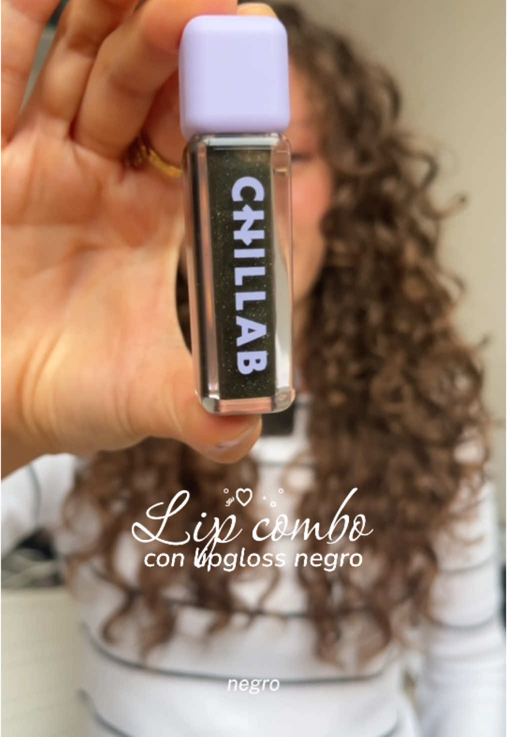 TikTok post by @jennilean for Chillab. Caption reads: Lip combo del día @CHILLAB 💜✨ (gracias por....