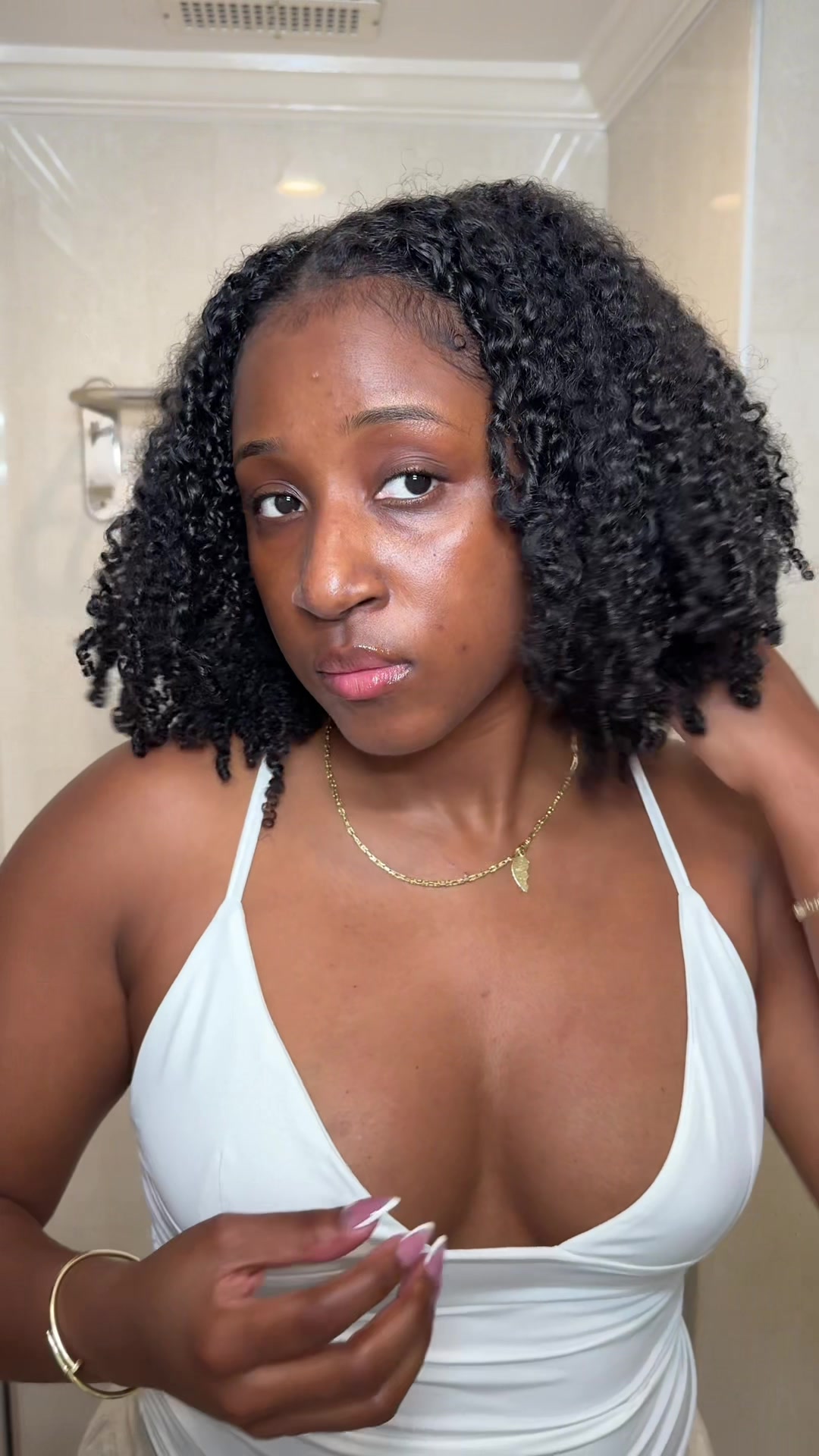TikTok post by @dgoingrogue for MICHE Beauty. Caption reads: [...] my wash and go last a full week! @MICHE....