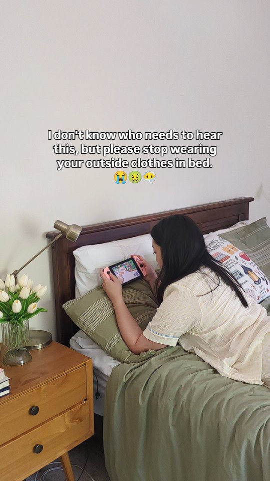 Instagram post by @estherfungreads for Ever Lasting Fabric. Caption reads: [...] with cute sets like this one from....