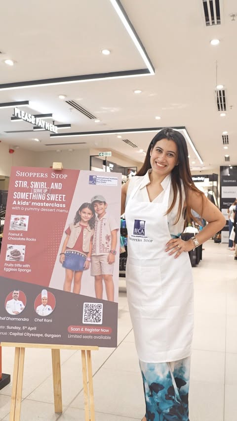 Instagram post by @dilli_wali_mummi for Shoppers Stop. Caption reads: [...] and experience it for yourself!....