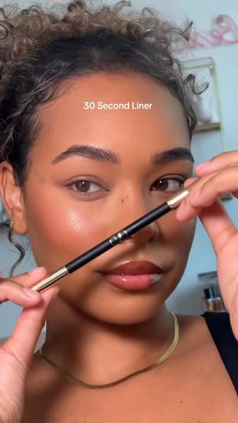 Instagram post by @bexcxmpbell for Valentino Beauty. Caption reads: Easy Pencil Liner @valentino.beauty #easyliner....