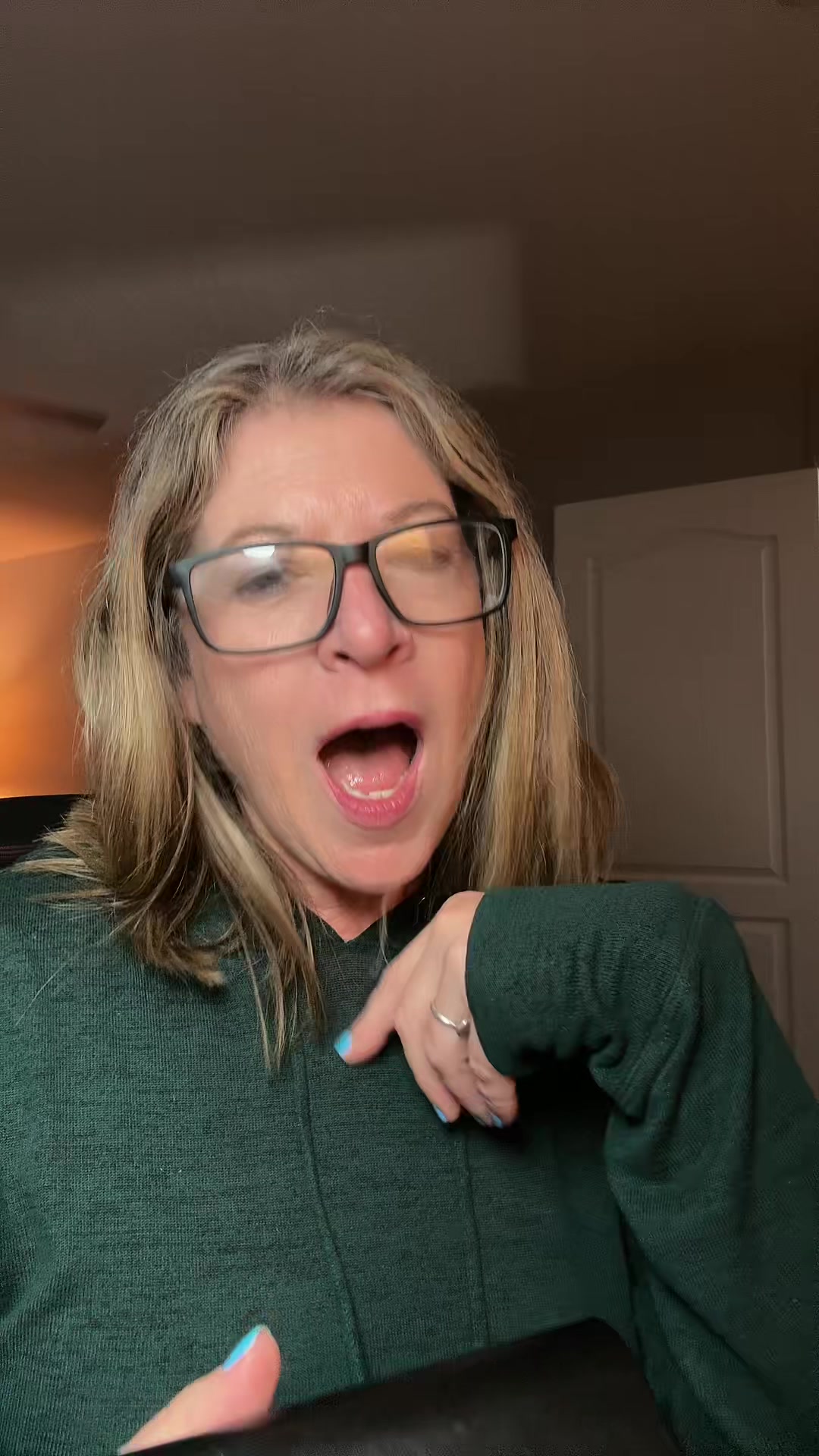 TikTok post by @wolfie0029hfjf for Viyawise US. Caption reads: @Viyawise US #bluelightblockingglasess [...].