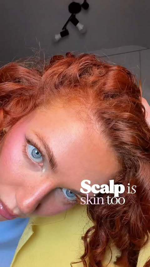 Instagram post by @hanna.curls for Lilyeve. Caption reads: [...] Sale is the perfect time to try it👀....