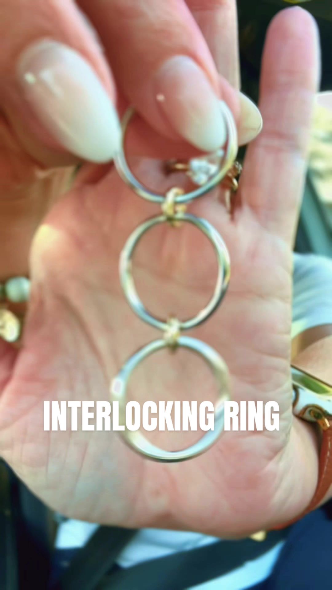 TikTok post by @laurenelizabeth_shop for Pavoi. Caption reads: FREE SHIPPING!  @PAVOI #CapCut .