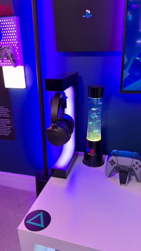 Instagram post by @stommagames for Audeze. Caption reads: I just got my hands on the Audeze Maxwell 2....