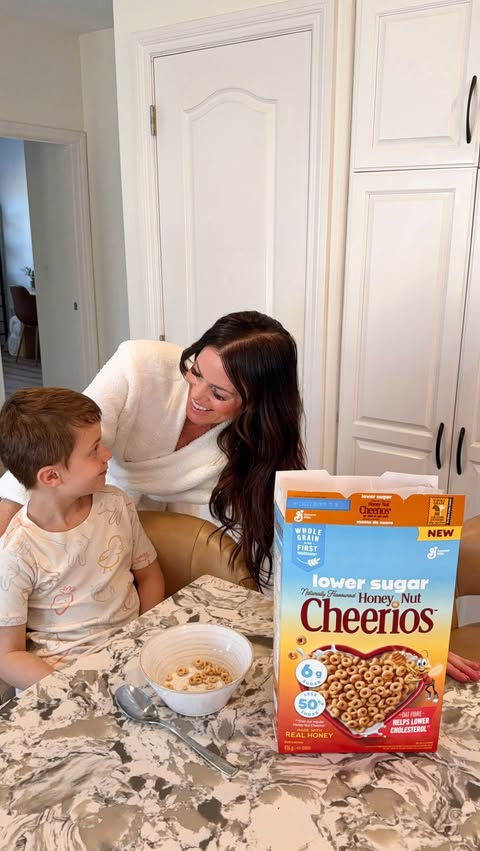 Instagram post by @sliceofshauna for Cheerios. Caption reads: [...] before my coffee. Lower Sugar Honey Nut....