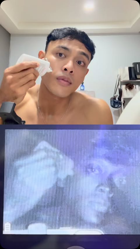 Instagram post by @kingdinoo_ for Facerinna. Caption reads: @facerinnamy @aeonwellnessmy #facerinnamy [...].