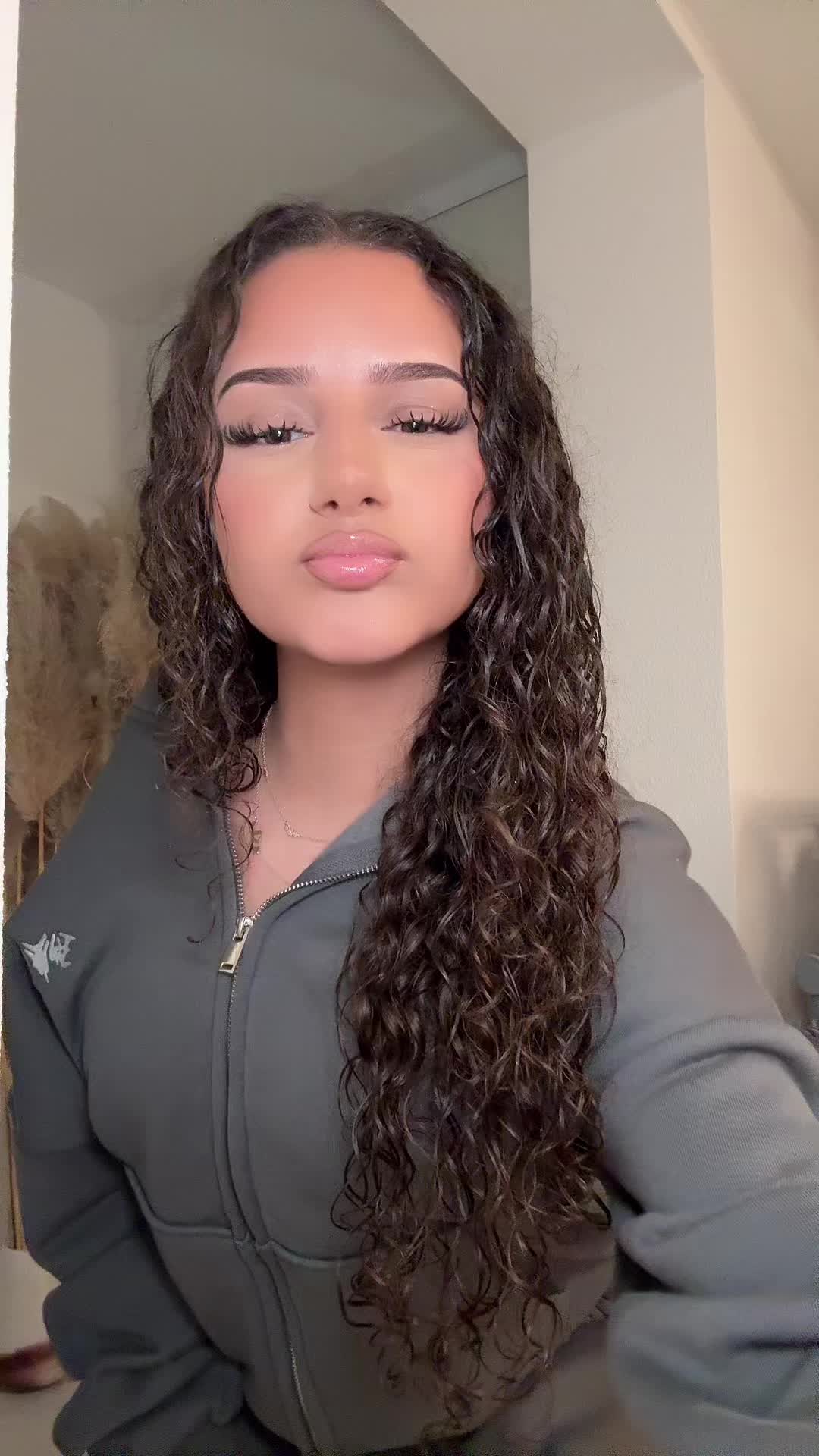 TikTok post by @melikezdn for 45KEYS. Caption reads: 😛🩶 @45KEYS |Anzeige*.