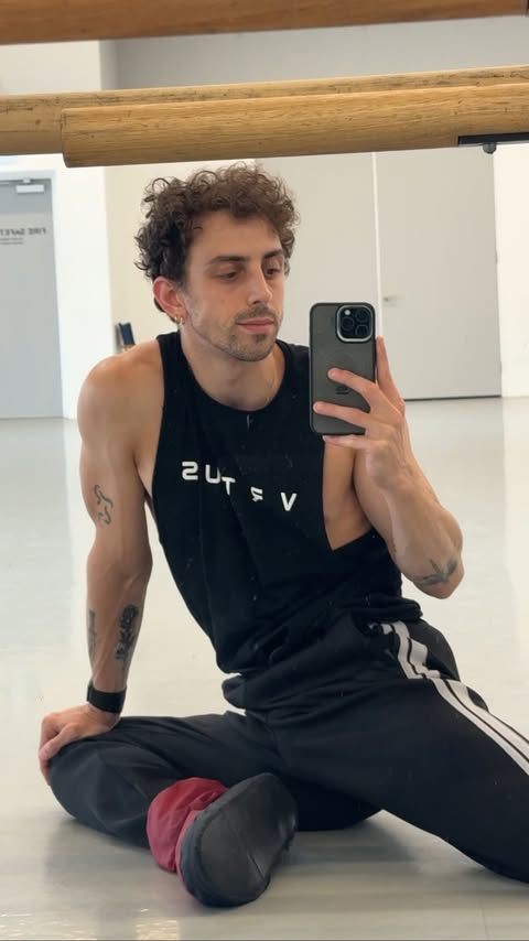 Instagram post by @marcusmorelli for 2XU. Caption reads: [...] excelling at their craft. 🇦🇺 Wearing @2xu....