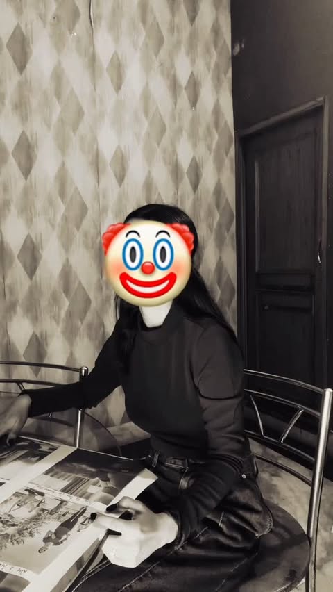 Instagram post by @radhikaguglani for QuillBot. Caption reads: [...] #newme #sadlife #nomotivation#LetsQuillBot....