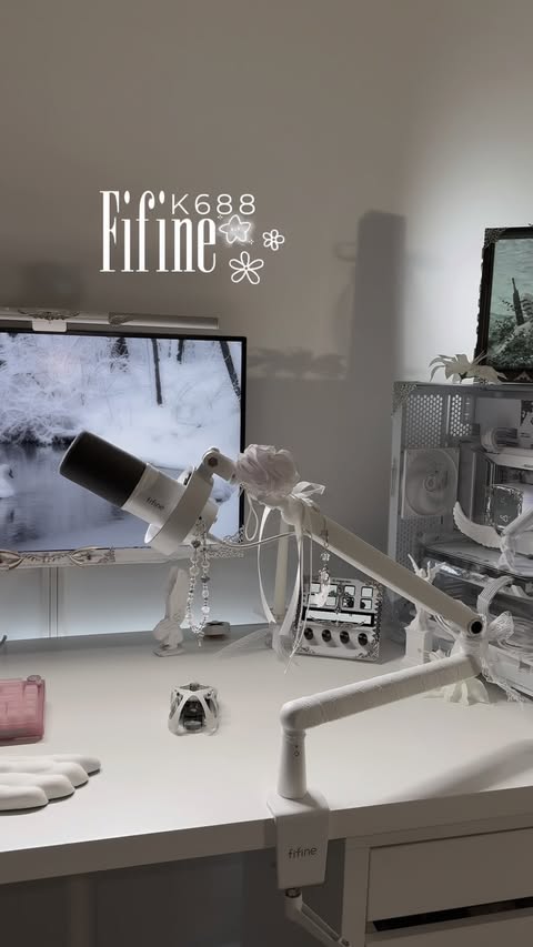 Instagram post by @blacklungio for FIFINE Microphone. Caption reads: ݁ᛪ༙{ ad/gifted }٠࣪ ♱⃓. Thank you @fifinemicrophone....